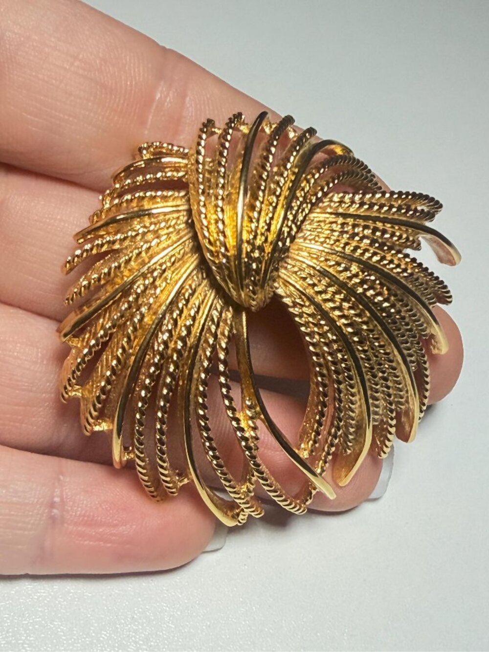Monet Haystack Brooch Gold Tone Textured Fringe Vintage 2.25 inches